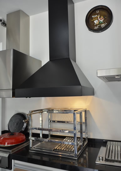 Coifa de Churrasqueira Piramidal Preta 1 - Coifas e Grills